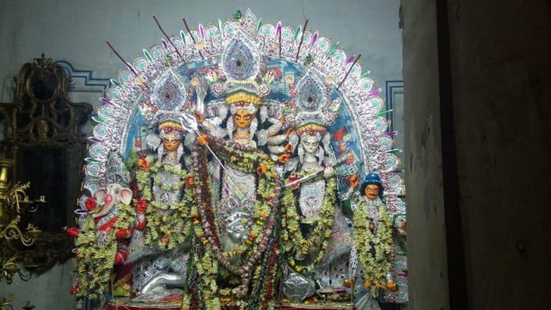 Durga Puja 2019 Dashami: দশমীতে বিদায়ের সুর, রীতি মেনে মাকে বিদায় শোভাবাজার রাজবাড়িতে