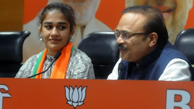 Haryana Election: হরিয়ানার বিধানসভা নির্বাচনে বিজেপি প্রার্থী তালিকায় সোনাজয়ী কুস্তিগীর ববিতা ফোগাট Haryana Election: হরিয়ানার বিধানসভা নির্বাচনে বিজেপি প্রার্থী তালিকায় সোনাজয়ী কুস্তিগীর ববিতা ফোগাট