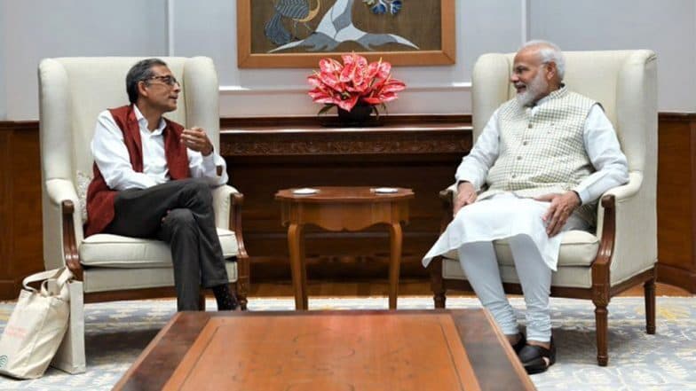 PM Narendra Modi Meets Abhijit Banerjee: নোবেলজয়ী অর্থনীতিবিদ অভিজিৎ বন্দ্যোপাধ্যায়ের কৃতিত্বে গর্বিত ভারত, কী বললেন প্রধানমন্ত্রী? (দেখুন ভিডিও) PM Narendra Modi Meets Abhijit Banerjee: নোবেলজয়ী অর্থনীতিবিদ অভিজিৎ বন্দ্যোপাধ্যায়ের কৃতিত্বে গর্বিত ভারত, কী বললেন প্রধানমন্ত্রী? (দেখুন ভিডিও)
