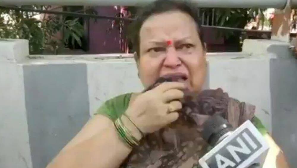 Bihar Floods: বন্যা বিধ্বস্ত পাটনায় মৃতের সংখ্যা ৪২, জল বন্দিদশা থেকে উদ্ধারের বাক্যহারা গৃহবধূ (দেখুন ভিডিও) Bihar Floods: বন্যা বিধ্বস্ত পাটনায় মৃতের সংখ্যা ৪২, জল বন্দিদশা থেকে উদ্ধারের বাক্যহারা গৃহবধূ (দেখুন ভিডিও)