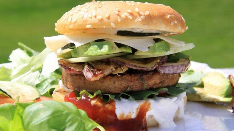 From Vegetarian to Butcher: পশুহত্যা পাপ নয়, নিরামিষভোজী মা হয়ে গেলেন কসাই! From Vegetarian to Butcher: পশুহত্যা পাপ নয়, নিরামিষভোজী মা হয়ে গেলেন কসাই!