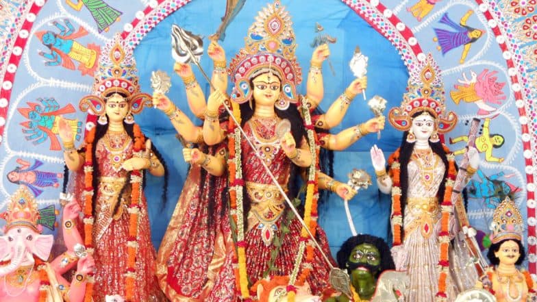 Durga Puja 2019: আজ মহাসপ্তমী, নবপত্রিকা স্নানের পর চলছে মায়ের অঞ্জলি Durga Puja 2019: আজ মহাসপ্তমী, নবপত্রিকা স্নানের পর চলছে মায়ের অঞ্জলি