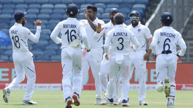 India vs South Africa, 2nd Test 2019, Day 4: দক্ষিণ আফ্রিকাকে ফলো অন করালেন বিরাট কোহলি, ৩২৬ রানের লিড ভারতের, শুরুতেই আউট মাক্ররাম India vs South Africa, 2nd Test 2019, Day 4: দক্ষিণ আফ্রিকাকে ফলো অন করালেন বিরাট কোহলি, ৩২৬ রানের লিড ভারতের, শুরুতেই আউট মাক্ররাম