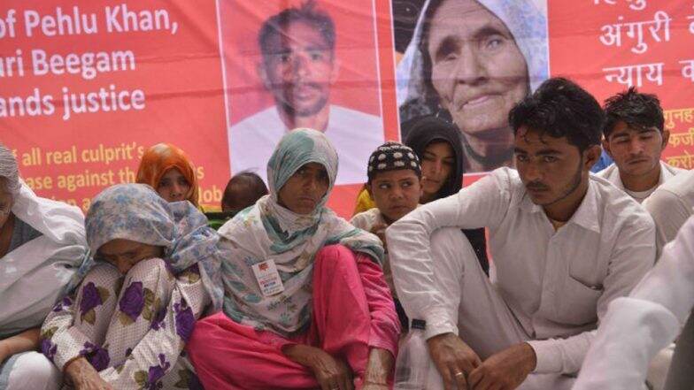 Pehlu Khan Lynching Case: পেহলু খান ও তাঁর পরিবারের বিরুদ্ধে গরু পাচারের মামলা খারিজ করল রাজস্থান হাই কোর্ট Pehlu Khan Lynching Case: পেহলু খান ও তাঁর পরিবারের বিরুদ্ধে গরু পাচারের মামলা খারিজ করল রাজস্থান হাই কোর্ট