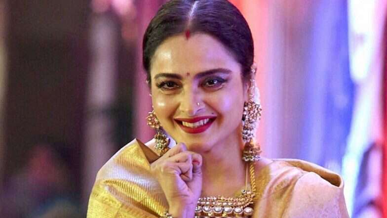 Rekha Birthday Special: চিরসবুজ 'উমরাও জান' রেখার জন্মদিনের শুভ কামনা ভক্ত থেকে প্রিয়জনদের Rekha Birthday Special: চিরসবুজ 'উমরাও জান' রেখার জন্মদিনের শুভ কামনা ভক্ত থেকে প্রিয়জনদের