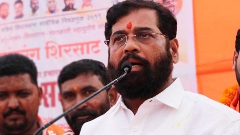 Eknath Shinde: মদ্যপ একনাথ শিন্ডে ঠিকমত হাঁটতেই পারছেন না! দেখুন ভাইরাল ভিডিও