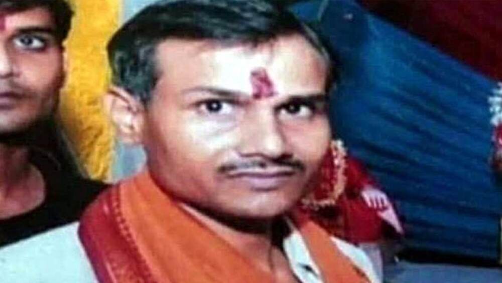 Kamlesh Tiwari Murder Case: গুলি করার আগে হিন্দু সমাজ পার্টির নেতা কমলেশ তিওয়ারিকে ১৫ বার ছুরি মারে আততায়ীরা Kamlesh Tiwari Murder Case: গুলি করার আগে হিন্দু সমাজ পার্টির নেতা কমলেশ তিওয়ারিকে ১৫ বার ছুরি মারে আততায়ীরা