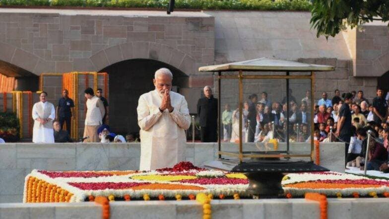 Gandhi Jayanti: গান্ধীজির ১৫০ তম জন্মদিনে রাজঘাটে প্রধানমন্ত্রী নরেন্দ্র মোদির শ্রদ্ধাজ্ঞাপন Gandhi Jayanti: গান্ধীজির ১৫০ তম জন্মদিনে রাজঘাটে প্রধানমন্ত্রী নরেন্দ্র মোদির শ্রদ্ধাজ্ঞাপন