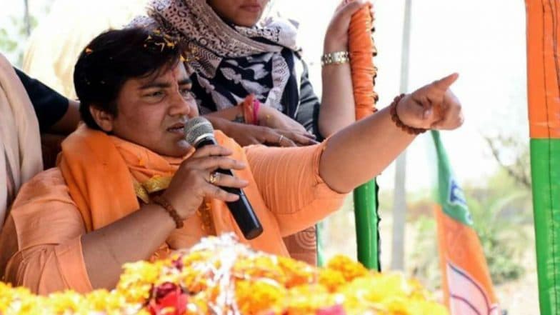 নাথুরাম গডসে কে ‘দেশভক্ত’ বলার পর এবার মহাত্মা গান্ধীকে ‘জাতির সন্তান’ বললেন বিজেপি সাংসদ সাধ্বী প্রজ্ঞা সিং ঠাকুর নাথুরাম গডসে কে ‘দেশভক্ত’ বলার পর এবার মহাত্মা গান্ধীকে ‘জাতির সন্তান’ বললেন বিজেপি সাংসদ সাধ্বী প্রজ্ঞা সিং ঠাকুর