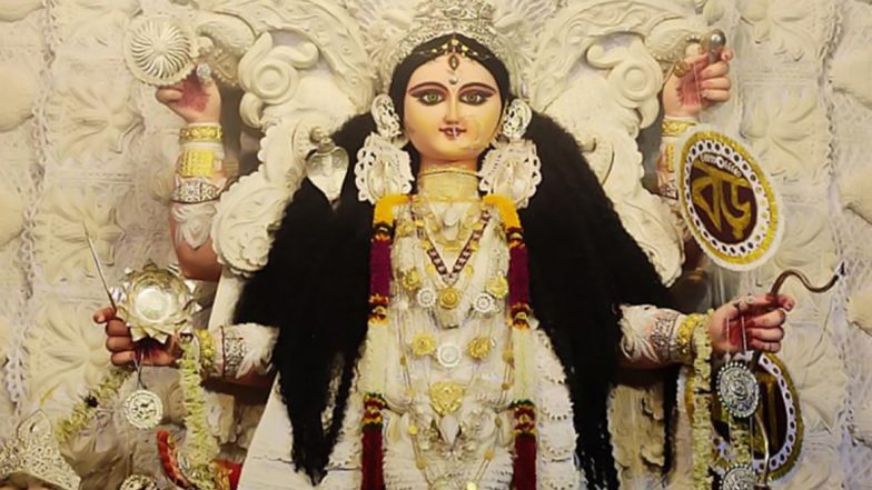 Jagadhatri Puja 2019: কাজের চাপে যেতে পারেননি? দেখে নিন চন্দননগরের জগদ্ধাত্রী প্রতিমার ছবি