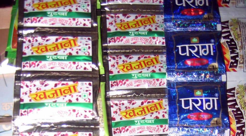 Selling of Pan Masala, Gutka After Ban: নিষেধাজ্ঞার পরও রাজ্যে দেদার বিক্রি গুটখা ও পান মশলা Selling of Pan Masala, Gutka After Ban: নিষেধাজ্ঞার পরও রাজ্যে দেদার বিক্রি গুটখা ও পান মশলা