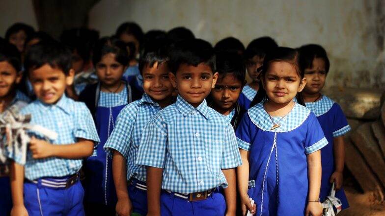West Bengal: ইউনিফর্ম না পরে আসায় 'নগ্ন' করে ক্লাস করানো হল স্কুলে West Bengal: ইউনিফর্ম না পরে আসায় 'নগ্ন' করে ক্লাস করানো হল স্কুলে