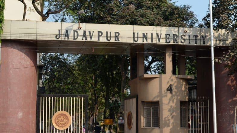 Jadavpur University: ৩ বছর পর ছাত্রভোট যাদবপুর বিশ্ববিদ্যালয়ে, আগামী বছরের ১৯ ফেব্রুয়ারি ভোটগ্রহণ Jadavpur University: ৩ বছর পর ছাত্রভোট যাদবপুর বিশ্ববিদ্যালয়ে, আগামী বছরের ১৯ ফেব্রুয়ারি ভোটগ্রহণ
