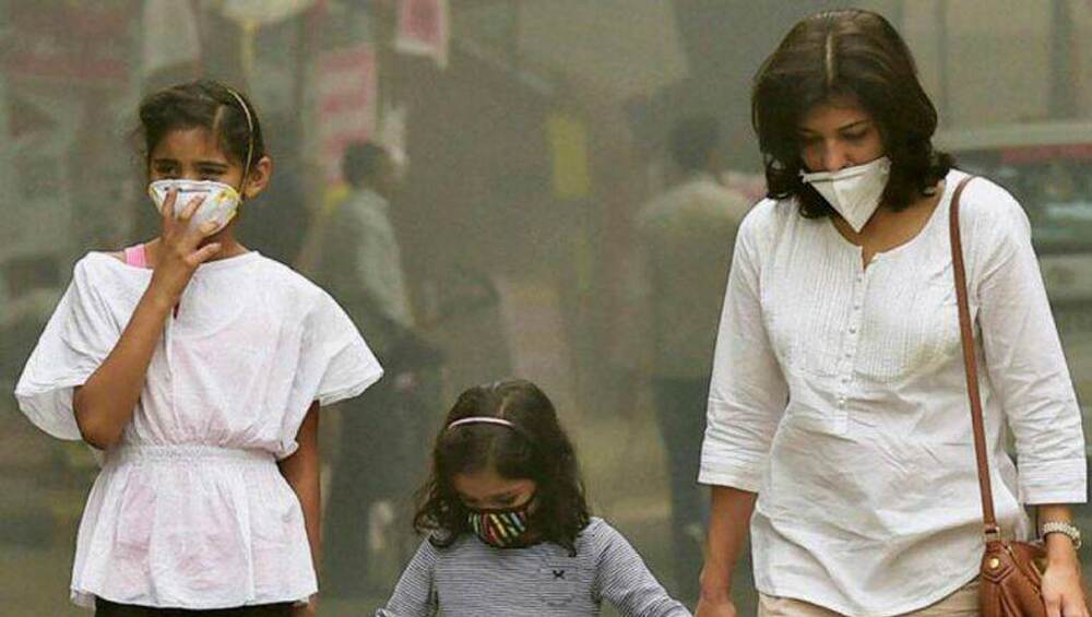 Kolkata: ডিসেম্বরের শুরুতেই দূষণে মুড়েছে কলকাতা, বৃহস্পতিবার সূচক রইল ৩৫০-এর বেশি Kolkata: ডিসেম্বরের শুরুতেই দূষণে মুড়েছে কলকাতা, বৃহস্পতিবার সূচক রইল ৩৫০-এর বেশি
