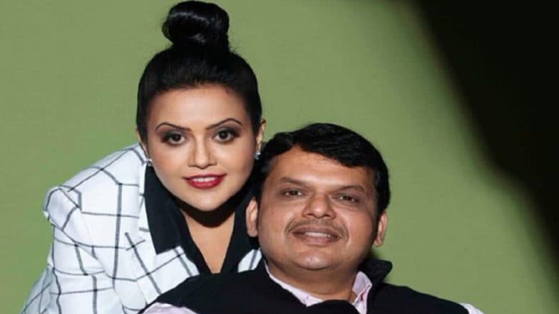 Amruta Fadnavis: আমরা ফিরব, মহারাষ্ট্রবাসীর উদ্দেশ্যে আবেগঘন টুইট অম্রুতা ফডনবিশের Amruta Fadnavis: আমরা ফিরব, মহারাষ্ট্রবাসীর উদ্দেশ্যে আবেগঘন টুইট অম্রুতা ফডনবিশের