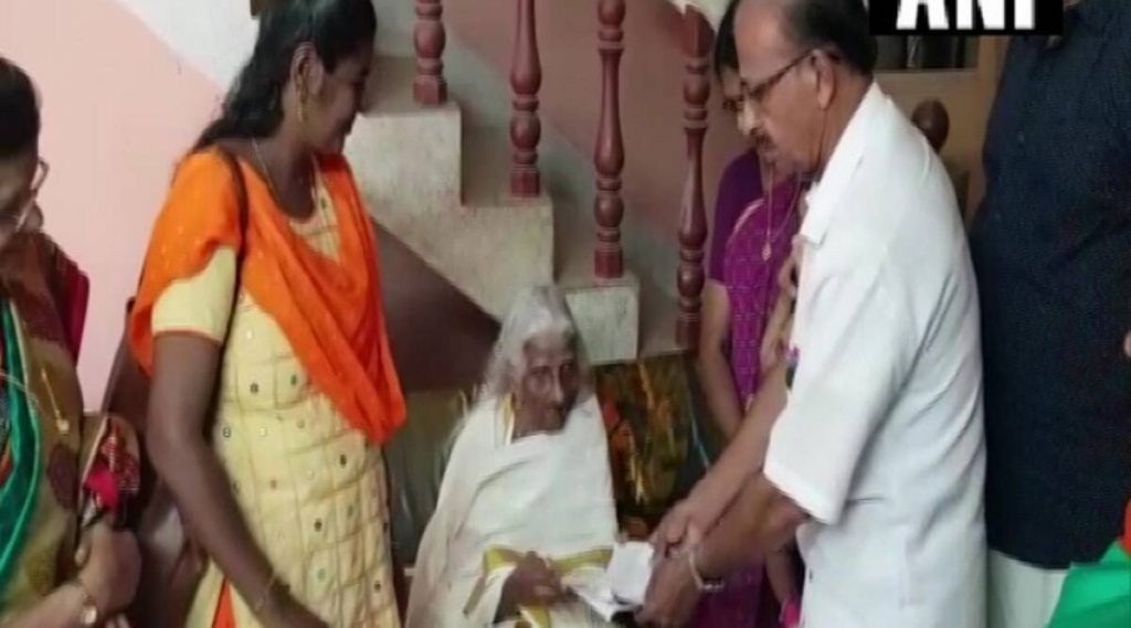 105 Years Old Woman Gives 4th Standard Exam: ১০৫ বছর বয়সে চতুর্থ শ্রেণির গণ্ডি পেরোলেন ভাগীরথি আম্মা