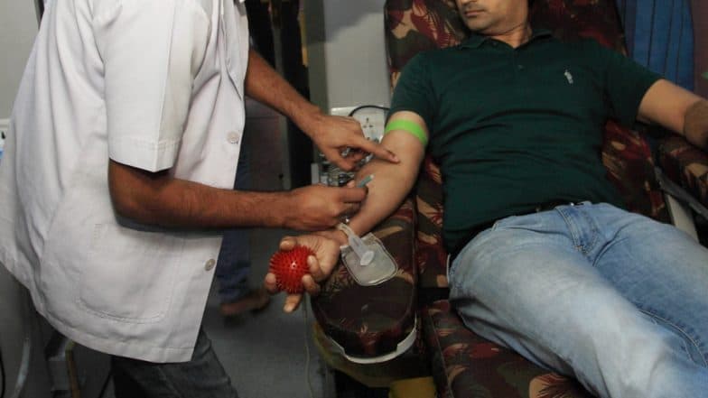Blood Donors Gets Hilsa In Kolkata: রক্ত দান করলেই 'মিলছে' ইলিশ, ইনডাকশন ওভেন Blood Donors Gets Hilsa In Kolkata: রক্ত দান করলেই 'মিলছে' ইলিশ, ইনডাকশন ওভেন