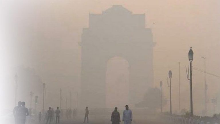 Delhi Pollution: বাতাসে বাড়িছে বিষ, দূষণে নয়নে জ্বালা, শীতকাল এসে গেছে...