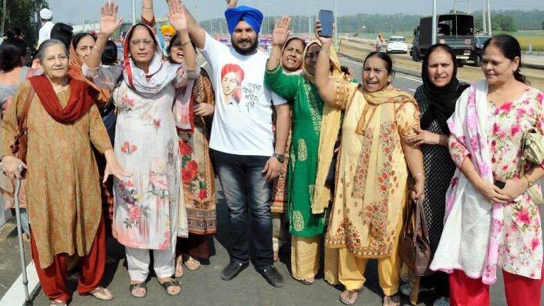 Guru Nanak Dev’s 550th Birth Anniversary Celebrations: গুরু নানকের ৫৫০-তম জন্মজয়ন্তী উপলক্ষে ছুটি ঘোষণা করল পাঞ্জাব সরকার Guru Nanak Dev’s 550th Birth Anniversary Celebrations: গুরু নানকের ৫৫০-তম জন্মজয়ন্তী উপলক্ষে ছুটি ঘোষণা করল পাঞ্জাব সরকার