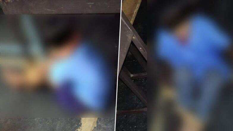 Andhra Pradesh Shocker: ক্লাসে দুষ্টুমি করার শাস্তি, বেঞ্চের সঙ্গে ২ পড়ুয়াকে বেঁধে রাখলেন প্রধান শিক্ষক Andhra Pradesh Shocker: ক্লাসে দুষ্টুমি করার শাস্তি, বেঞ্চের সঙ্গে ২ পড়ুয়াকে বেঁধে রাখলেন প্রধান শিক্ষক