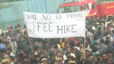 JNU Fee Hike Protest: ফি বৃদ্ধির প্রতিবাদে উত্তাল JNU, উপ-রাষ্ট্রপতি ভেঙ্কাইয়া নায়ডু উপস্থিত থাকাকালীনই ছাত্র- পুলিশ সংঘর্ষে রনক্ষেত্রের চেহারা নিল ক্যাম্পাস