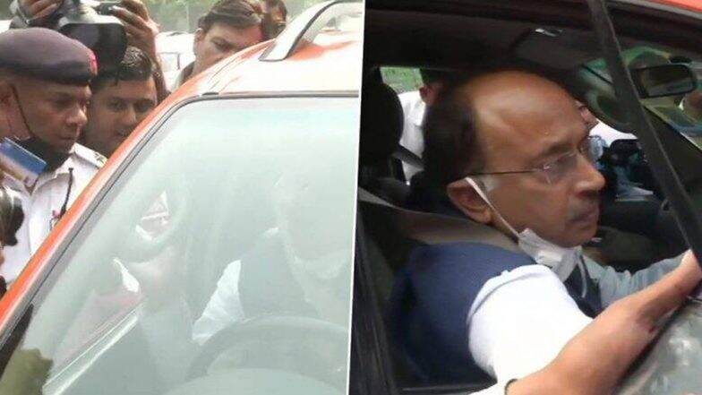 Odd-Even in Delhi: রাজধানীতে দূষণের দায়ে ট্রাফিক পুলিশের জরিমানার মুখে বিজেপি নেতা, কী বললেন তিনি? Odd-Even in Delhi: রাজধানীতে দূষণের দায়ে ট্রাফিক পুলিশের জরিমানার মুখে বিজেপি নেতা, কী বললেন তিনি?