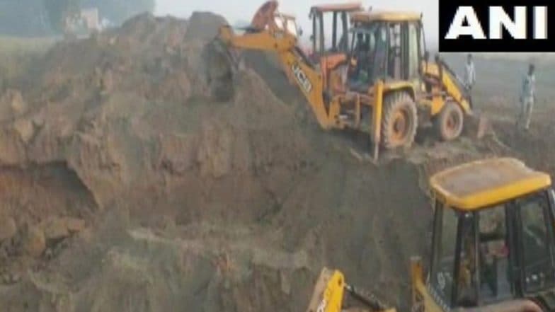 Haryana Borewell Tragedy: ফের ৫০ ফুট গভীর গর্তে পড়ল শিশুকন্যা, হরিয়ানায় চাঞ্চল্য Haryana Borewell Tragedy: ফের ৫০ ফুট গভীর গর্তে পড়ল শিশুকন্যা, হরিয়ানায় চাঞ্চল্য