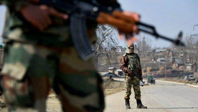 Grenade Attack: শ্রীনগরে কাশ্মীর বিশ্ববিদ্যালয়ের বাইরে গ্রেনেড হামলা, আহত ৪ Grenade Attack: শ্রীনগরে কাশ্মীর বিশ্ববিদ্যালয়ের বাইরে গ্রেনেড হামলা, আহত ৪