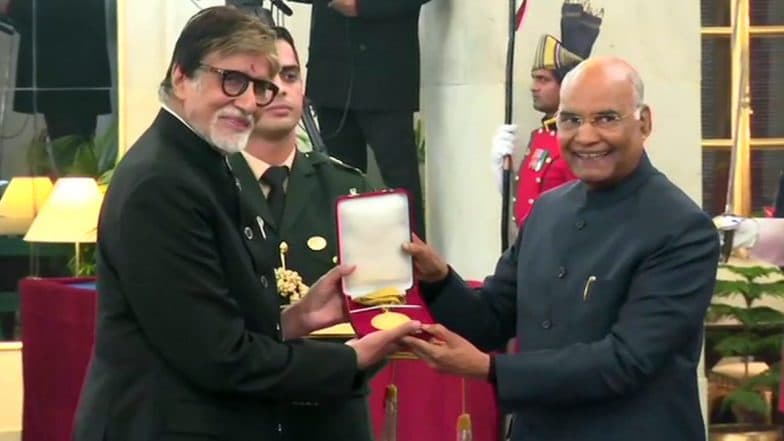 Amitabh Bachchan Receives Dadasaheb Phalke Award : āĻĻāĻžāĻĻāĻžāϏāĻžāĻšā§āĻŦ āĻĢāĻžāϞāĻā§ āĻĒā§āϰāϏā§āĻāĻžāϰ āĻĒā§āϞā§āύ āĻ
āĻŽāĻŋāϤāĻžāĻ āĻŦāĻā§āĻāύ