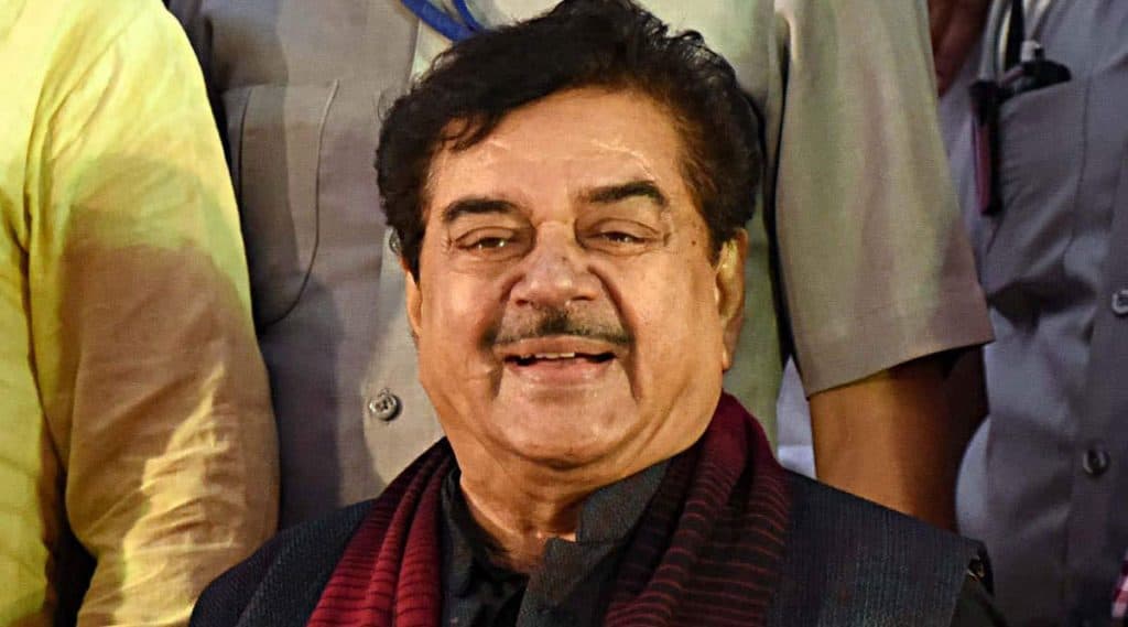 Shatrughan Sinha: প্রিয়াঙ্কা গান্ধিকে হেনস্থা! নরেন্দ্র মোদিকে 'খামোশ' বার্তা দিলেন শত্রুঘ্ন সিনহা Shatrughan Sinha: প্রিয়াঙ্কা গান্ধিকে হেনস্থা! নরেন্দ্র মোদিকে 'খামোশ' বার্তা দিলেন শত্রুঘ্ন সিনহা