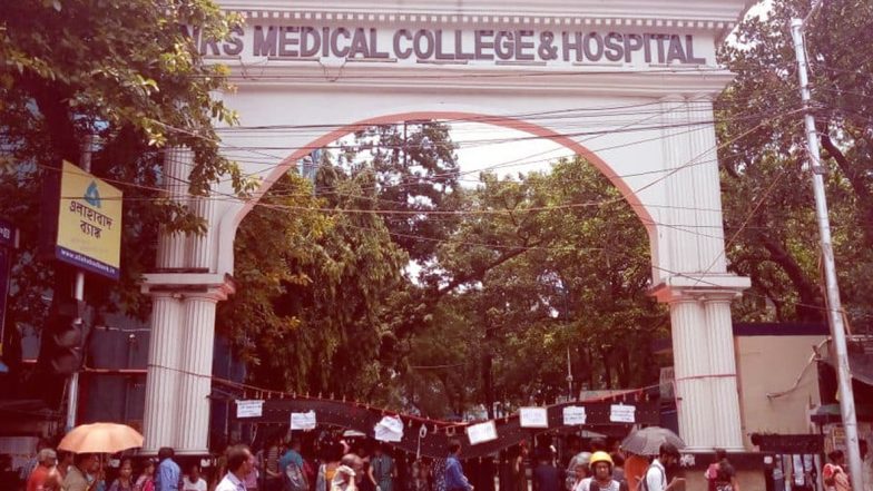 NRS Medical College: শিকলে বাঁধা ব্লাড ক্যান্সারে আক্রান্ত মানসিক ভারসাম্যহীন মেয়ে, NRS-এ হন্যে হয়ে ডাক্তারের খোঁজ বাবার