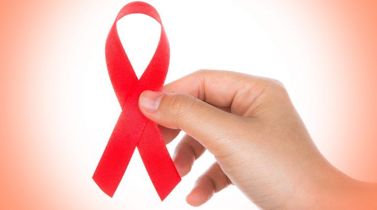 AIDS: ওষুধ অমিল, জাতীয় এডস নিয়ন্ত্রণ অফিসের বাইরে বিক্ষোভে রোগীরা