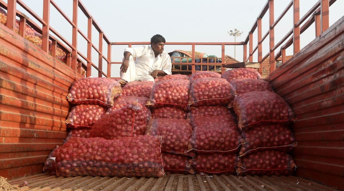 Onion Price: কমছে পেঁয়াজের দাম, বড় সিদ্ধান্ত কেন্দ্রের