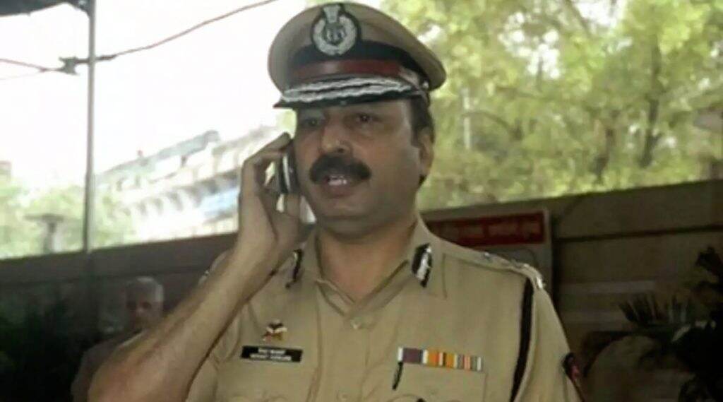 Hemant Karkare's 65th Birth Anniversary: আজ মুম্বই হামলার শহিদ হেমন্ত করকরের জন্মদিন, সাহসী পুলিশ অফিসারের সম্পর্কে এই তথ্যগুলি জানেন? Hemant Karkare's 65th Birth Anniversary: আজ মুম্বই হামলার শহিদ হেমন্ত করকরের জন্মদিন, সাহসী পুলিশ অফিসারের সম্পর্কে এই তথ্যগুলি জানেন?