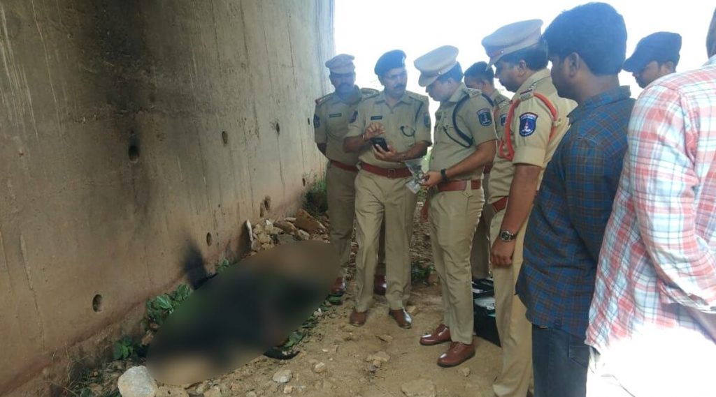 Hyderabad Vet Rape-Murder Case: হায়দরাবাদ গণধর্ষণ ও খুনের কাণ্ডে নিখোঁজ ডায়েরি নিতে গড়িমসি, বরখাস্ত ৩ পুলিশকর্মী