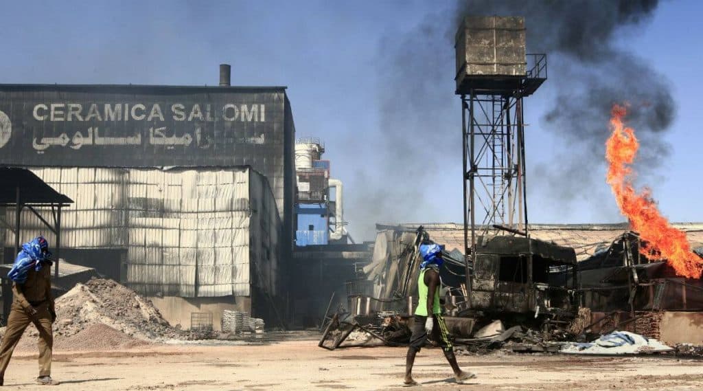 Sudan Factory Blast: সুদানের রাজধানী খার্তুমে কারখানায় বিস্ফোরণ, কয়েকজন ভারতীয়সহ মৃত ২৩ Sudan Factory Blast: সুদানের রাজধানী খার্তুমে কারখানায় বিস্ফোরণ, কয়েকজন ভারতীয়সহ মৃত ২৩
