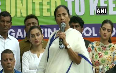 Mamata Banerjee: দেশ জ্বলছে আর পোশাক দেখে মানুষ চেনাচ্ছেন প্রধানমন্ত্রী, যাঁরা টুপি পরেন না তাঁরা সবাই ভাল? প্রশ্ন তুললেন মমতা