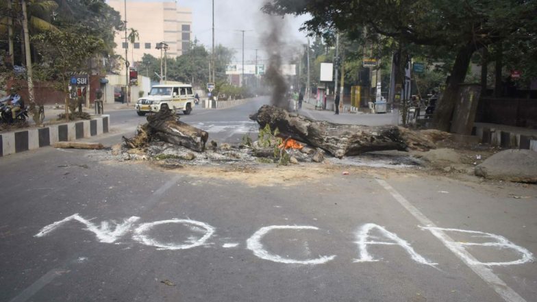 CAB Protest: অসমের বিক্ষোভে ঝরল রক্ত, গুলির আঘাতে মৃত্যু ২ বিক্ষোভকারীর, ৪৮ ঘণ্টার জন্য ইন্টারনেট পরিষেবা বন্ধ