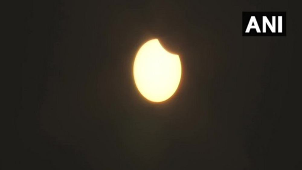 Solar Eclipse 2019: বর্ষ শেষের খণ্ডগ্রাস সূর্যগ্রহণ, আঁধারে ঢাকল পশ্চিমবঙ্গ(দেখুন ভিডিও)