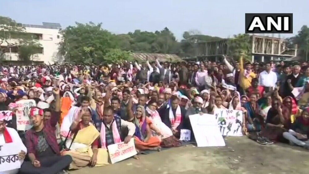 Anti-CAA Protests: সিএএ বিরোধী বিক্ষোভের জেরে কেরালা কর্ণাটক, দিল্লিতে জারি চূ়ড়ান্ত সতর্কতা, ইন্টারনেট পরিষেবা বন্ধ উত্তরপ্রদেশে