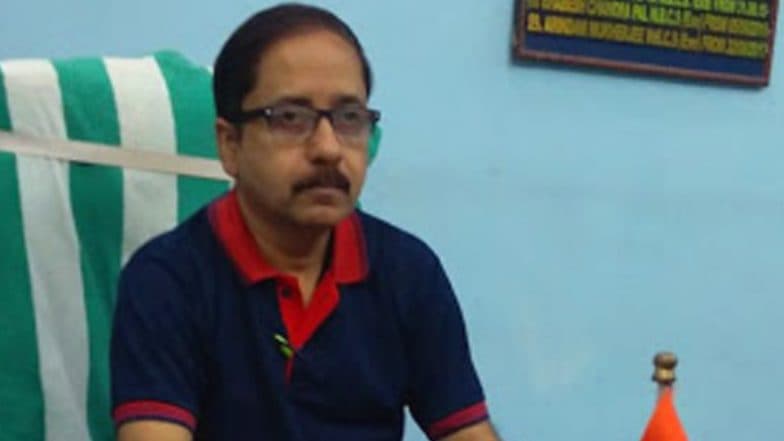Kolkata: 'সকালবেলা মুখ্যমন্ত্রীর ছবির সামনে দাঁড়ালে কর্মের অনুপ্রেরণা পাবেন', বললেন হাসনাবাদের বিডিও Kolkata: 'সকালবেলা মুখ্যমন্ত্রীর ছবির সামনে দাঁড়ালে কর্মের অনুপ্রেরণা পাবেন', বললেন হাসনাবাদের বিডিও