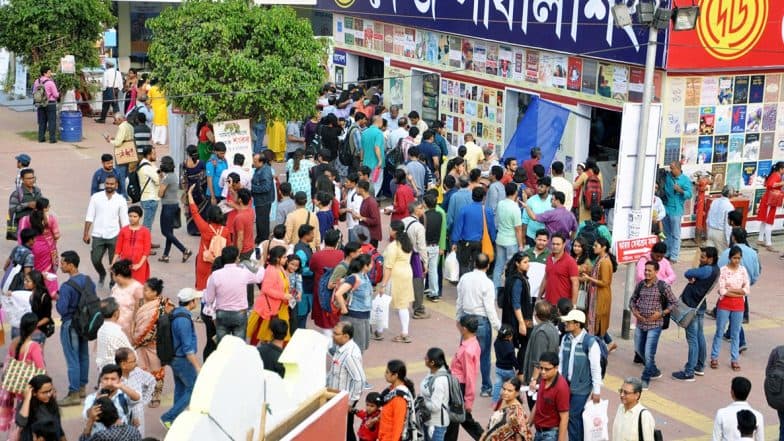 Kolkata Book Fair: āĻļā§āϰ⧠āĻšāĻā§āĻā§ āĻāϞāĻāĻžāϤāĻž āĻŦāĻāĻŽā§āϞāĻž, āĻāĻŦā§ āĻĨā§āĻā§ āĻāĻžāύā§āύ?