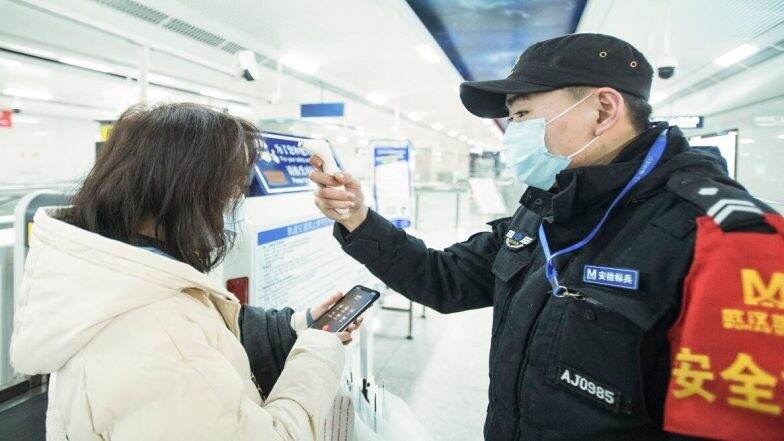 Coronavirus Outbreak: āĻā§āĻā§āĻāϰ āĻĒāϰāĻŋāϏā§āĻĨāĻŋāϤāĻŋāϰ āĻŽā§āĻāĻžāĻŦāĻŋāϞāĻžā§ āĻāĻŋāύ, āĻāϰā§āύāĻž āĻāĻžāĻāϰāĻžāϏ⧠āĻŽā§āϤā§āϰ āϏāĻāĻā§āϝāĻž āĻŦā§ā§ā§ ā§Ēā§§; āĻāĻā§āϰāĻžāύā§āϤ ā§§ā§§ āĻāĻžāϰāϤā§ā§
