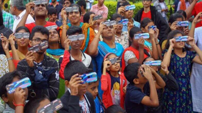 Solar Eclipse Effect: āĻā§āϞāĻž āĻā§āĻā§ āϏā§āϰā§āϝāĻā§āϰāĻšāĻŖ āĻĻā§āĻā§ āĻĻā§āώā§āĻāĻŋāĻļāĻā§āϤāĻŋ āĻšāĻžāϰāĻžāϤ⧠āĻŦāϏā§āĻā§āύ āϰāĻžāĻāϏā§āĻĨāĻžāύā§āϰ ā§§ā§Ģ āĻāύ
