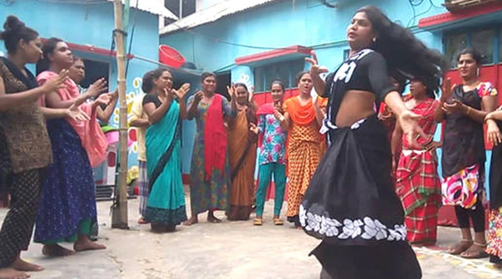 Jhargram Shocker: কোলে তুলে নাচ বৃহন্নলাদের, ঝাড়গ্রামে মৃত্যু দেড় মাসের শিশুর Jhargram Shocker: কোলে তুলে নাচ বৃহন্নলাদের, ঝাড়গ্রামে মৃত্যু দেড় মাসের শিশুর