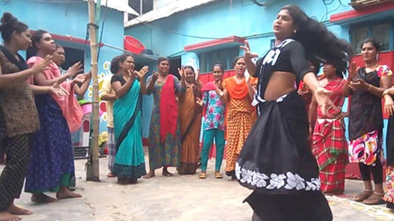 Jhargram Shocker: āĻā§āϞ⧠āϤā§āϞ⧠āύāĻžāĻ āĻŦā§āĻšāύā§āύāϞāĻžāĻĻā§āϰ, āĻāĻžāĻĄāĻŧāĻā§āϰāĻžāĻŽā§ āĻŽā§āϤā§āϝ⧠āĻĻā§āĻĄāĻŧ āĻŽāĻžāϏā§āϰ āĻļāĻŋāĻļā§āϰ