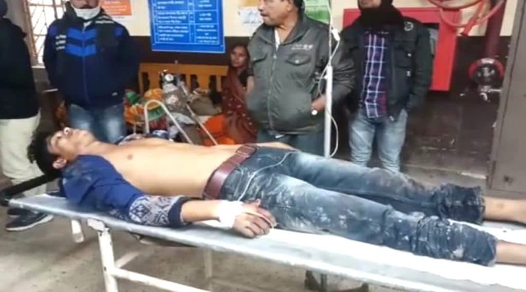 Anti NRC Protests: NRC বিরোধী অবরোধকে কেন্দ্র করে রণক্ষেত্র মুর্শিদাবাদের জলঙ্গি, গুলিবিদ্ধ হয়ে মৃত ২ Anti NRC Protests: NRC বিরোধী অবরোধকে কেন্দ্র করে রণক্ষেত্র মুর্শিদাবাদের জলঙ্গি, গুলিবিদ্ধ হয়ে মৃত ২