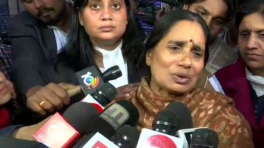 Nirbhaya Case: 'ফাঁসি কখনই হবে না', ভরা আদালতে নির্ভয়ার মাকে 'চ্যালেঞ্জ' আসামিদের আইনজীবীর
