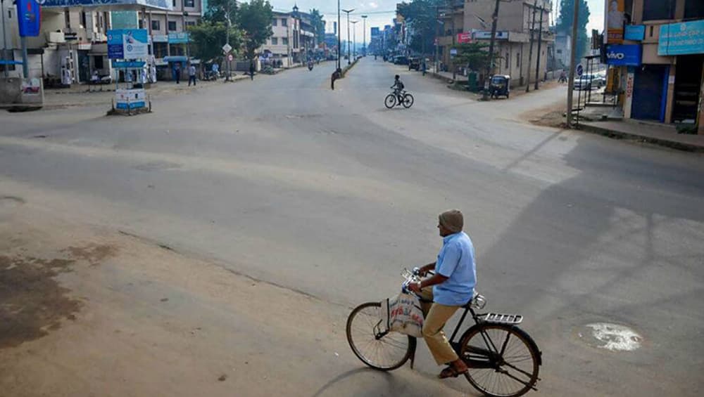 Bharat Bandh: রাত পোহালেই ২৪ ঘণ্টার ভারত বনধ, পরিবহন থেকে ব্যাংক স্তব্ধ হতে পারে সবকিছু Bharat Bandh: রাত পোহালেই ২৪ ঘণ্টার ভারত বনধ, পরিবহন থেকে ব্যাংক স্তব্ধ হতে পারে সবকিছু