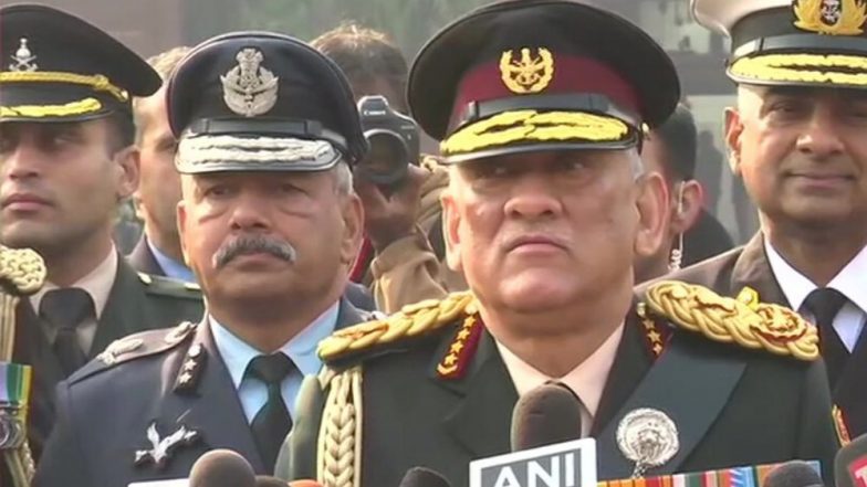 CDS General Bipin Rawat: সেনাবাহিনী রাজনীতি থেকে দূরেই থাকে, বিতর্কের মধ্যেই নতুন দায়িত্বভার নিয়ে বিবৃতি বিপিন রাওয়াতের